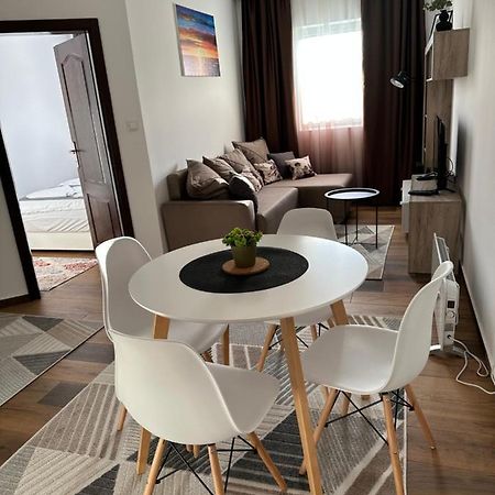 Sky Lux Apartmani Surcin Экстерьер фото