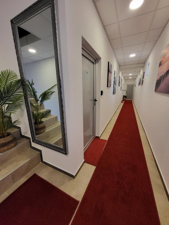 Sky Lux Apartmani Surcin Экстерьер фото