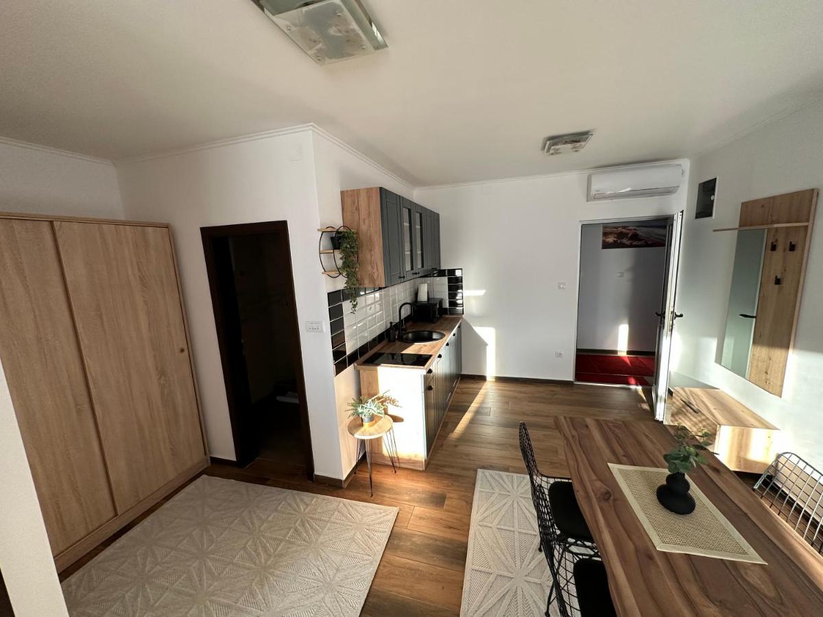 Sky Lux Apartmani Surcin Экстерьер фото