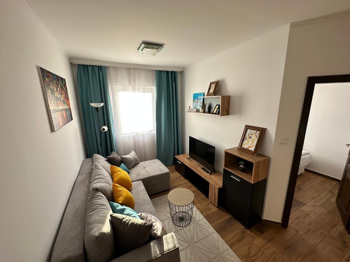 Sky Lux Apartmani Surcin Экстерьер фото