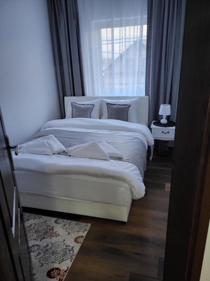 Sky Lux Apartmani Surcin Экстерьер фото