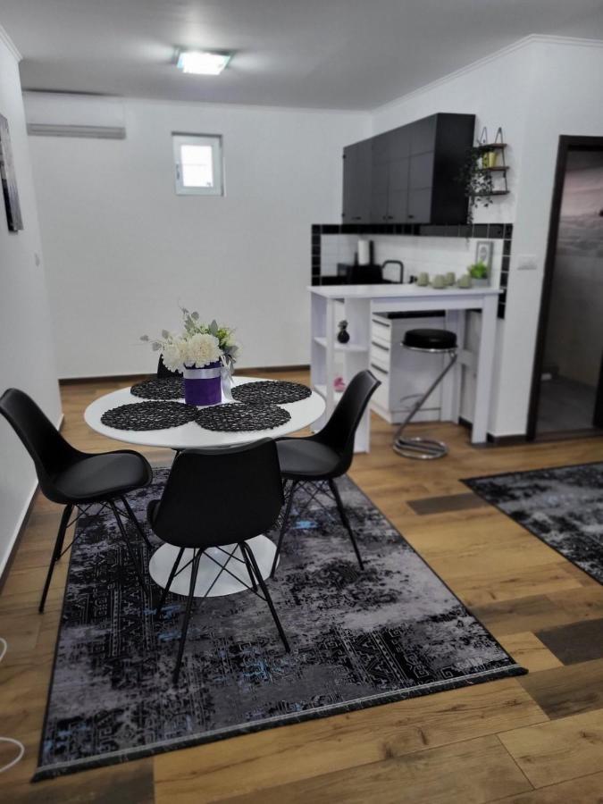 Sky Lux Apartmani Surcin Экстерьер фото